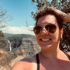 Meet your Posher, Holly